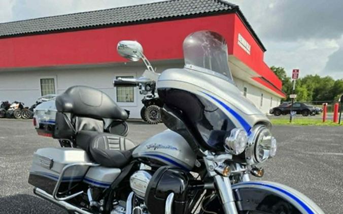 2009 Harley-Davidson FLHTCUSE - CVO Ultra Classic Electra Glide