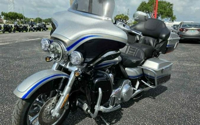 2009 Harley-Davidson FLHTCUSE - CVO Ultra Classic Electra Glide