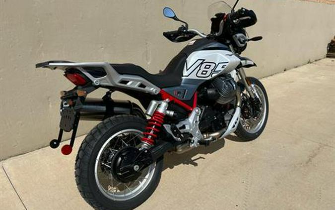 2025 Moto Guzzi V85 TT