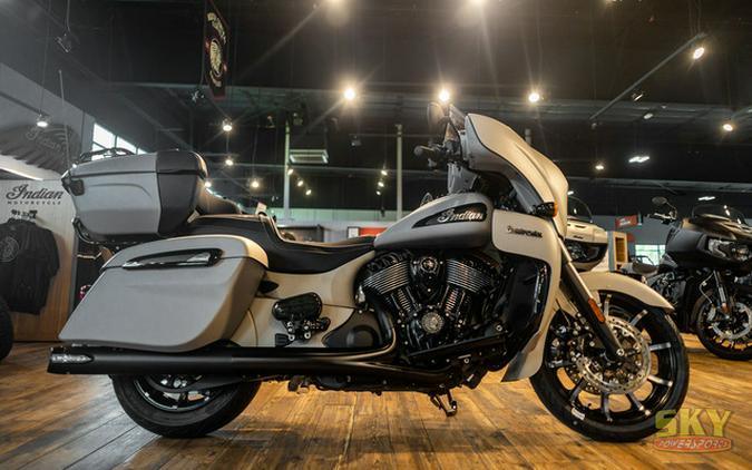 2023 Indian Roadmaster Dark Horse Silver Quartz Smoke