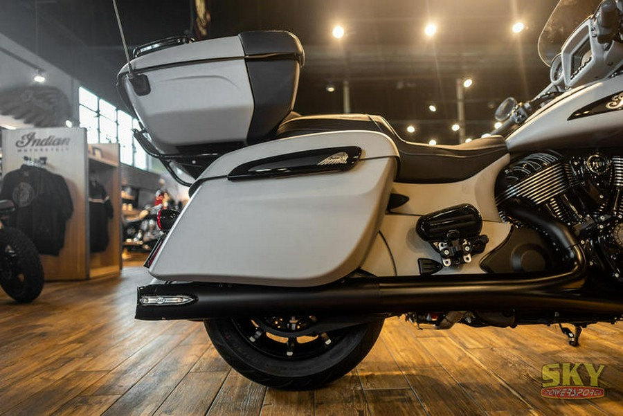 2023 Indian Motorcycle® Roadmaster® Dark Horse® Silver Quartz Smoke