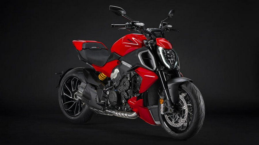 2024 Ducati Diavel V4 Red