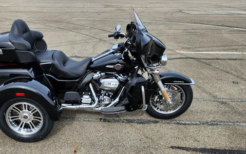 2024 Harley-Davidson® Tri Glide® Ultra FLHTCUTG