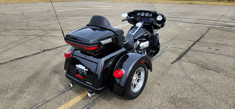 2024 Harley-Davidson® Tri Glide® Ultra FLHTCUTG