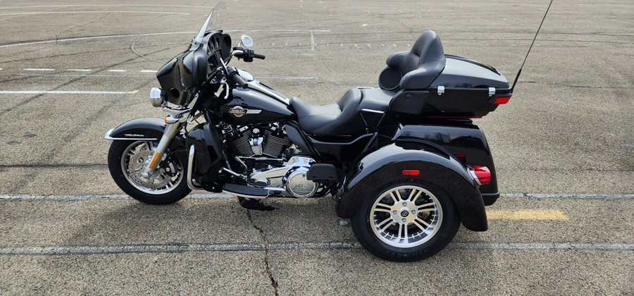 2024 Harley-Davidson® Tri Glide® Ultra FLHTCUTG