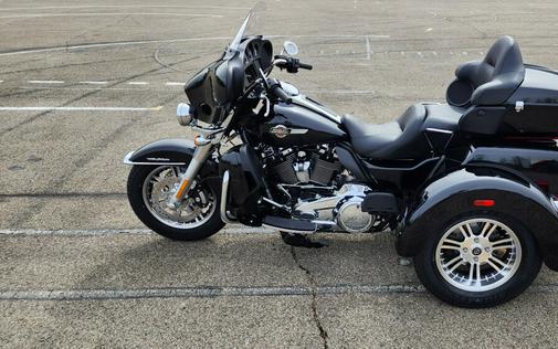 2024 Harley-Davidson® Tri Glide® Ultra FLHTCUTG