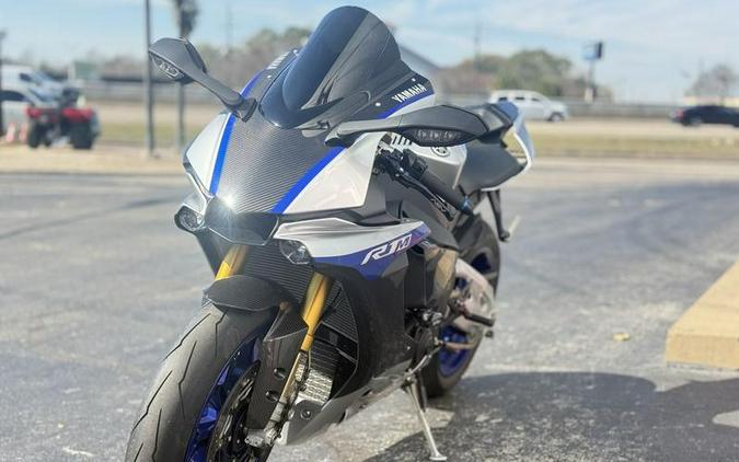 2017 Yamaha YZF-R1M