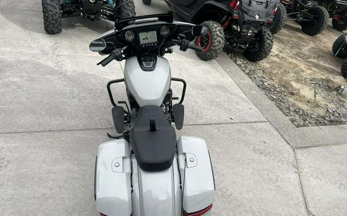 2026 Indian Chieftain PowerPlus Dark Horse 112 Chalk with Bl