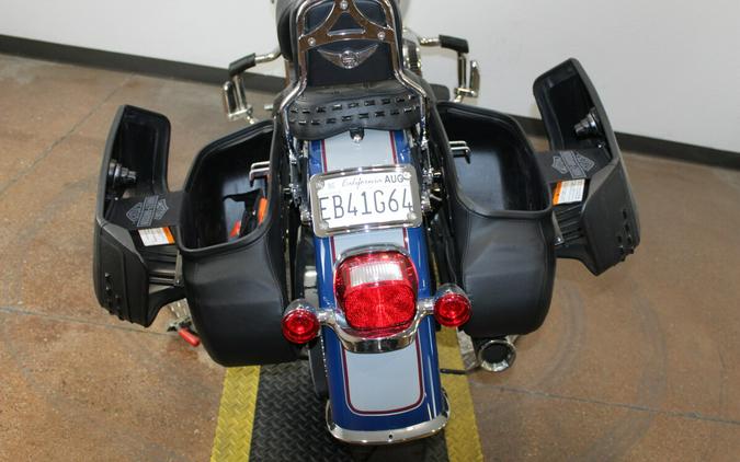Harley-Davidson® Heritage Classic 2023 BIL BLU/BIL GRY
