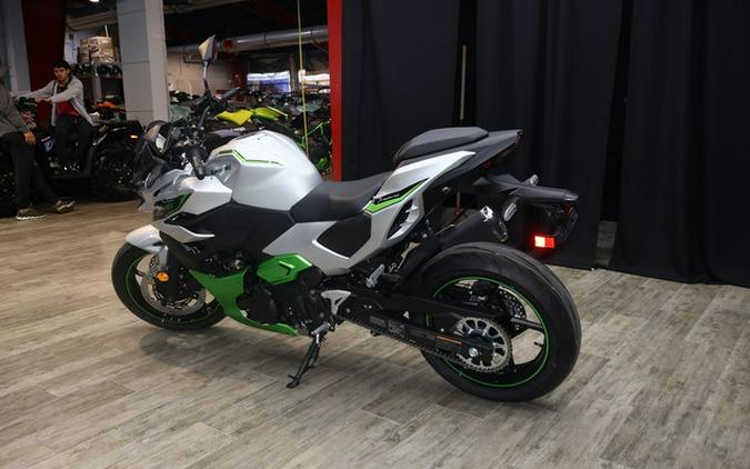 2024 Kawasaki Z7 Hybrid ABS