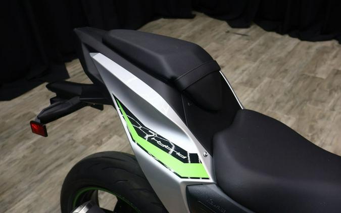 2024 Kawasaki Z7 Hybrid ABS