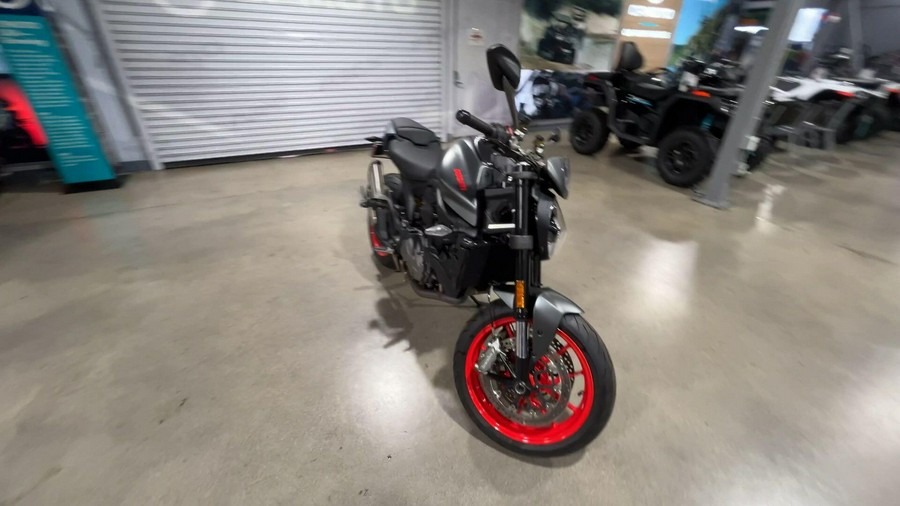 2022 Ducati Monster
