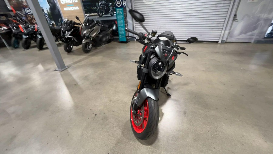 2022 Ducati Monster