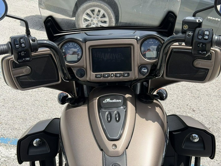 2021 Indian Roadmaster Dark Horse