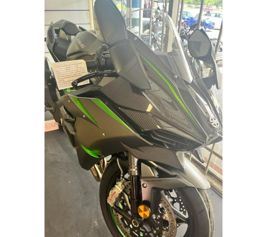 2023 Kawasaki Ninja H2® Carbon