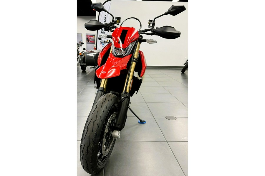 2024 Ducati Hypermotard 698 - Red