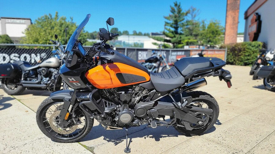 2021 Harley-Davidson Pan America™ 1250 Special Baja Orange/Stonewashed White Pearl