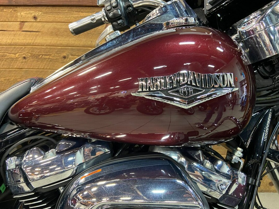 2018 Harley-Davidson Road King Twisted Cherry FLHR