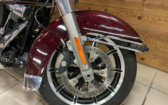 2018 Harley-Davidson Road King Twisted Cherry FLHR