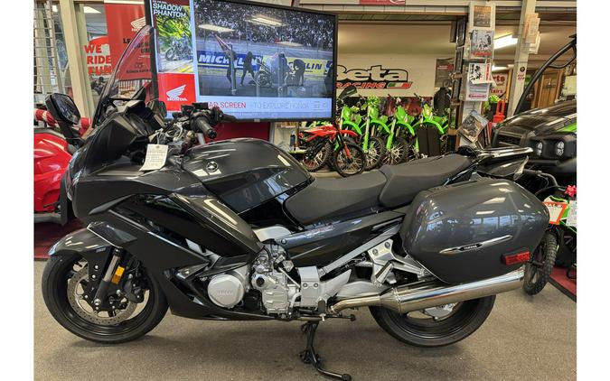 2021 Yamaha FJR1300