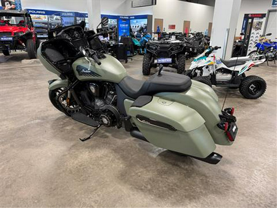 2025 Indian Motorcycle Challenger® Dark Horse® with PowerBand Audio Package