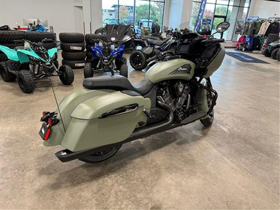 2025 Indian Motorcycle Challenger® Dark Horse® with PowerBand Audio Package