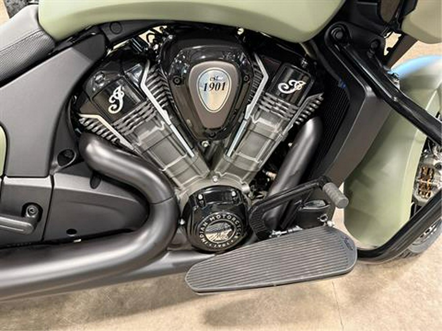2025 Indian Motorcycle Challenger® Dark Horse® with PowerBand Audio Package