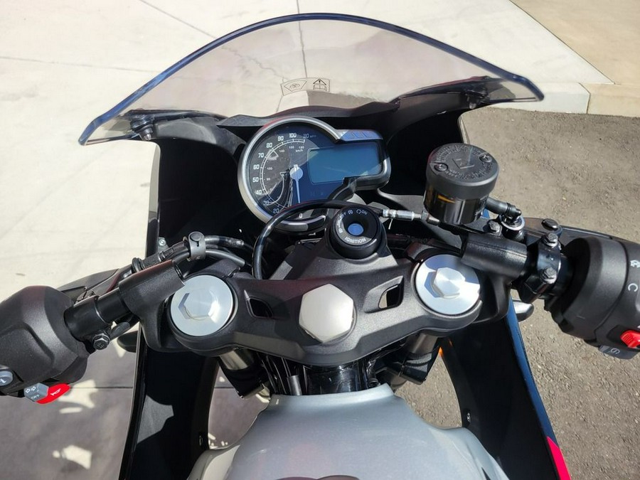 2026 Triumph THRUXTON 400