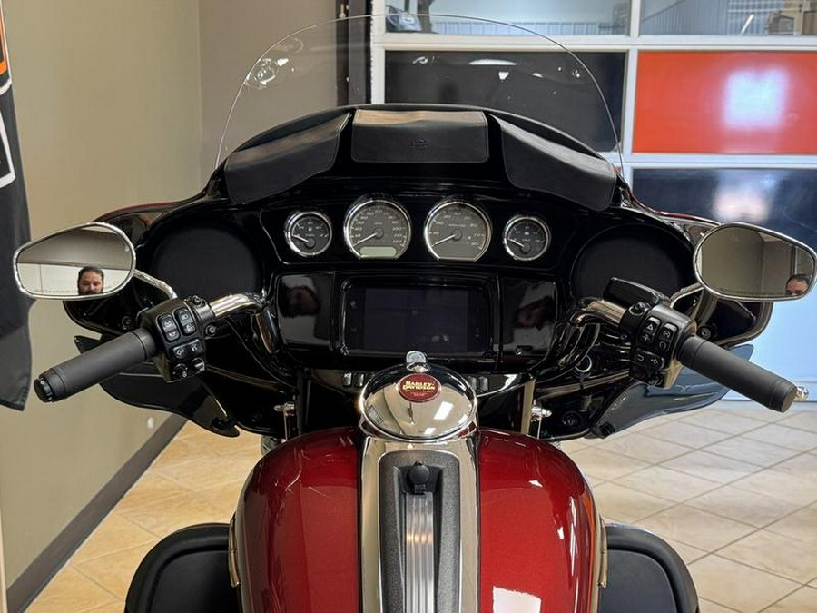 2023 Harley-Davidson® FLHTCUTGAN - Tri Glide® Ultra Anniversary Edition