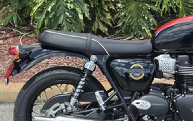 2026 Triumph Bonneville T100 Jet black