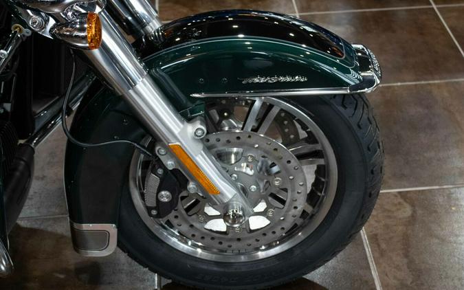 2024 Harley-Davidson Tri Glide Ultra Trike FLHTCUTG