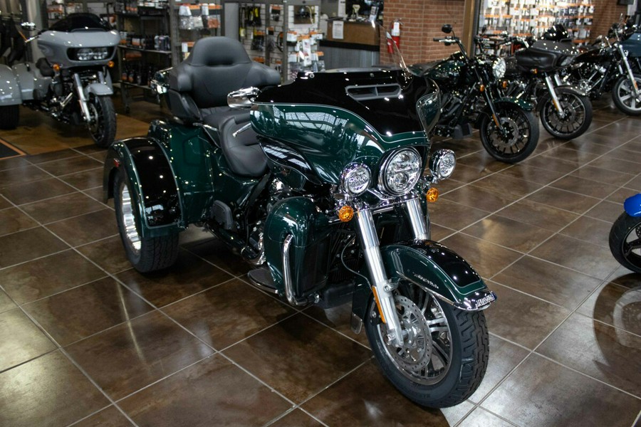 2024 Harley-Davidson Tri Glide Ultra Trike FLHTCUTG