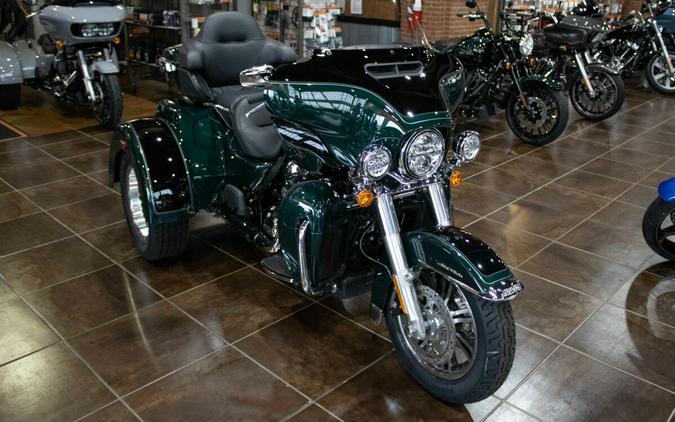 2024 Harley-Davidson Tri Glide Ultra Trike FLHTCUTG