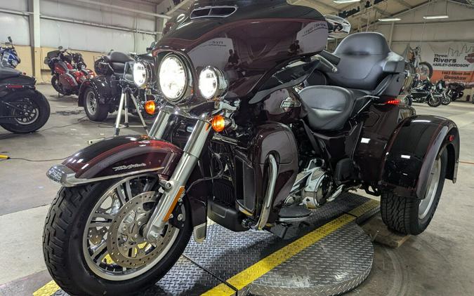 2022 Harley-Davidson Tri Glide Ultra Midnight Crimson/Vivid Black