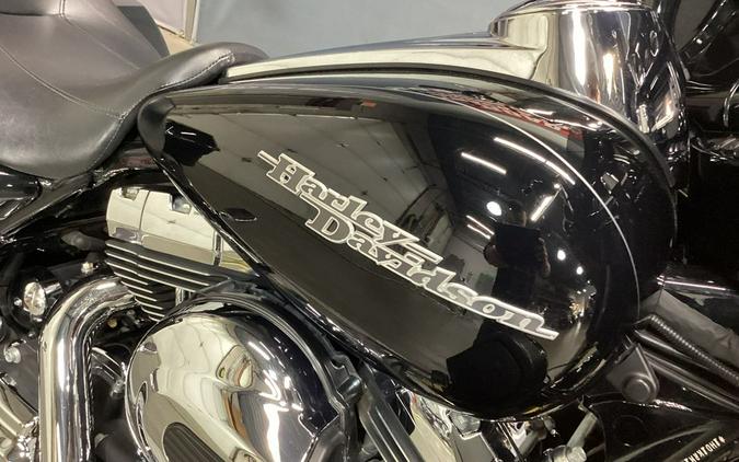2014 Harley-Davidson® FLHXS - Street Glide® Special
