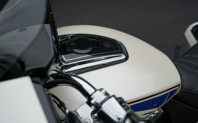 2026 Indian Motorcycle Roadmaster PowerPlus Signature Series Frontier Pearl / Vigilant Blue