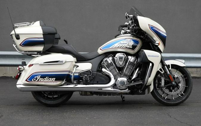 2026 Indian Motorcycle Roadmaster PowerPlus Signature Series Frontier Pearl / Vigilant Blue
