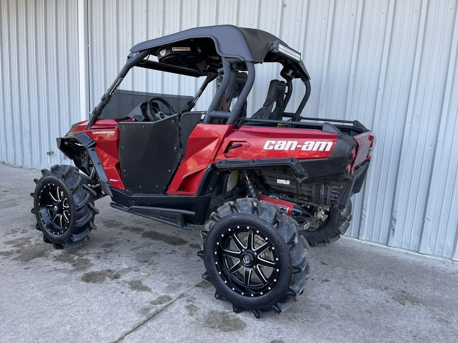 2018 Can-Am® Commander™ XT™ 1000R Intense Red