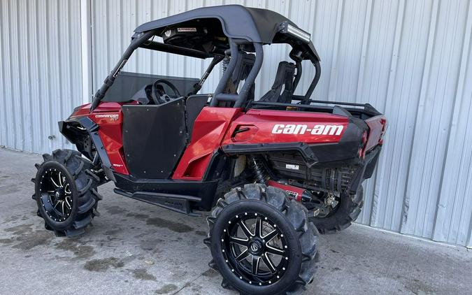 2018 Can-Am® Commander™ XT™ 1000R Intense Red