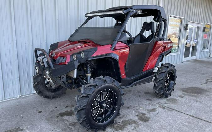 2018 Can-Am® Commander™ XT™ 1000R Intense Red