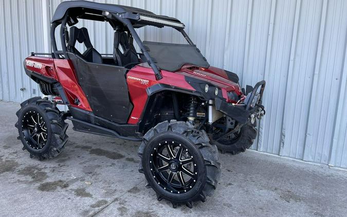 2018 Can-Am® Commander™ XT™ 1000R Intense Red