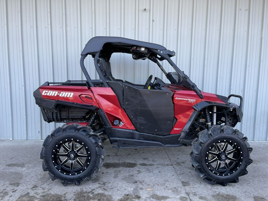 2018 Can-Am® Commander™ XT™ 1000R Intense Red