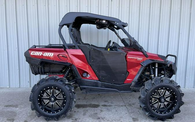 2018 Can-Am® Commander™ XT™ 1000R Intense Red