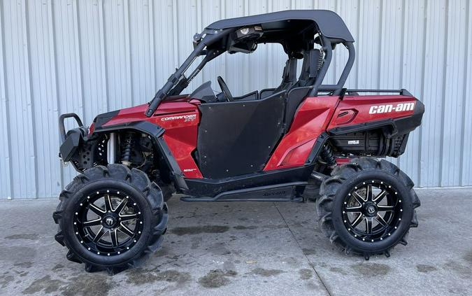 2018 Can-Am® Commander™ XT™ 1000R Intense Red