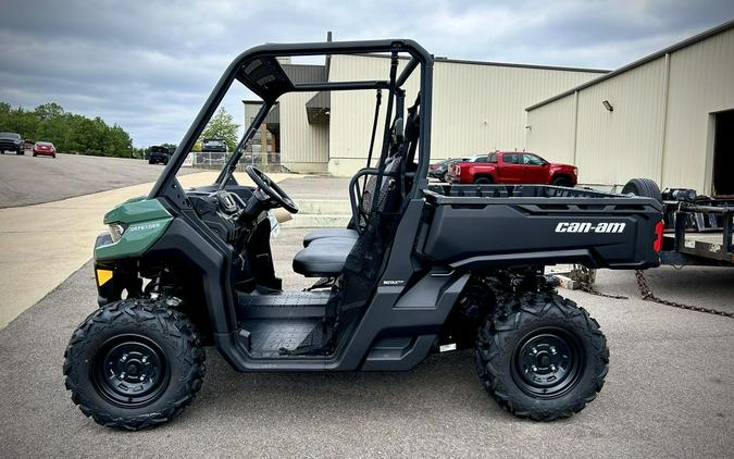 2025 Can-Am™ Defender DPS HD9