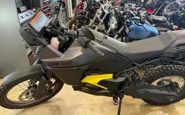 2025 Can-Am Origin Carbon Black