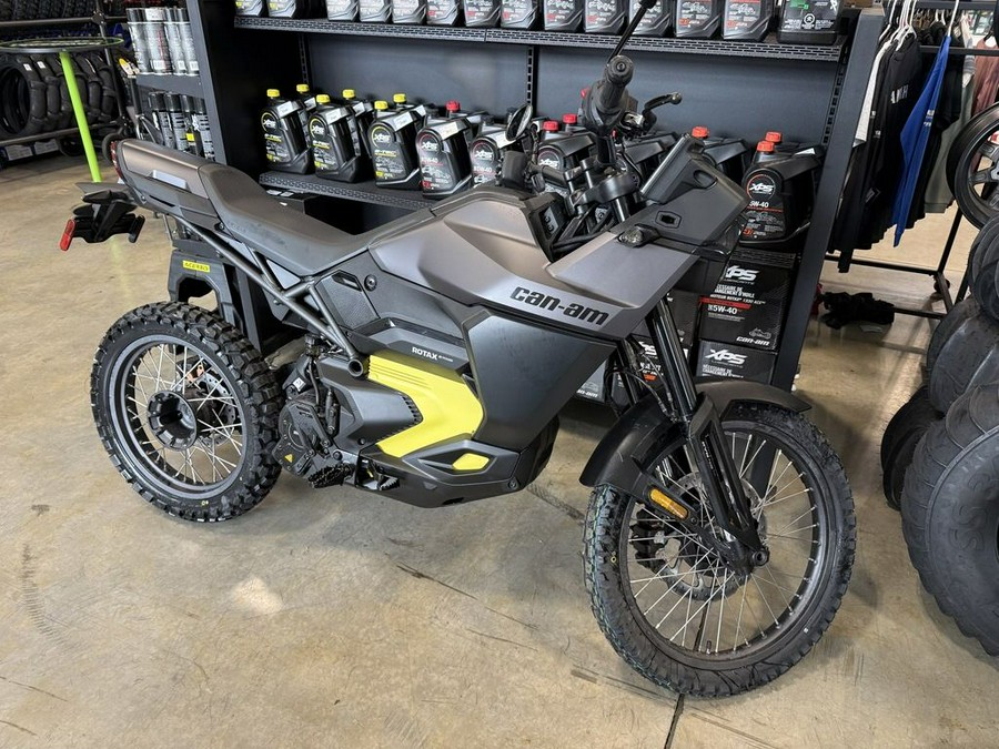 2025 Can-Am® Origin Carbon Black