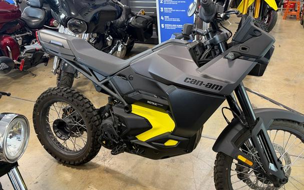 2025 Can-Am Origin Carbon Black