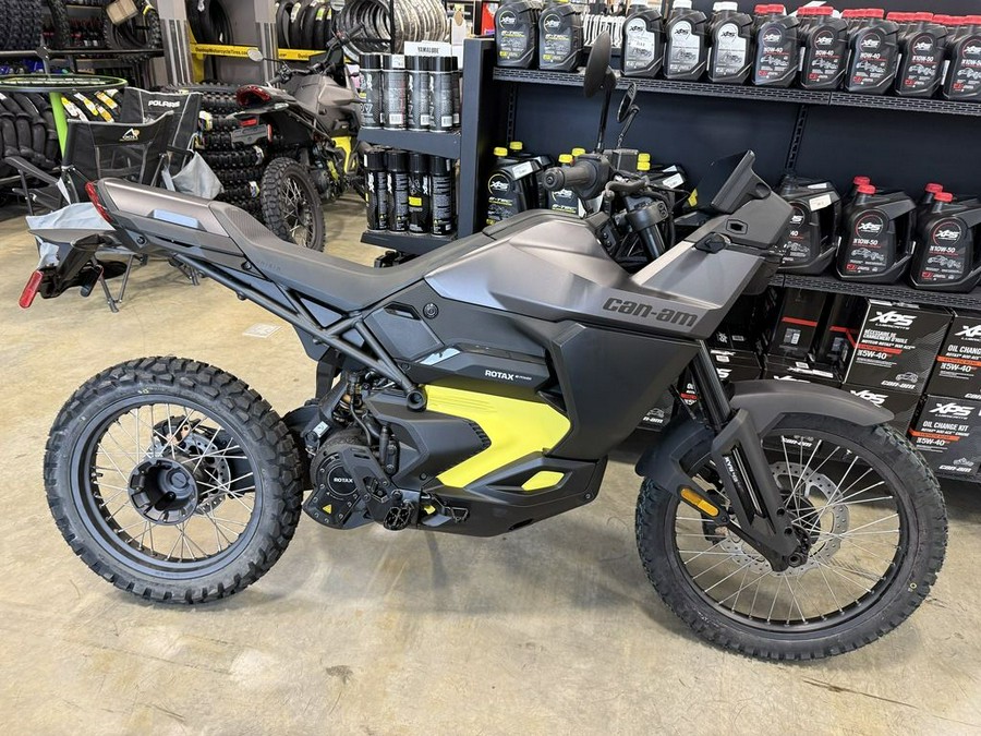 2025 Can-Am® Origin Carbon Black