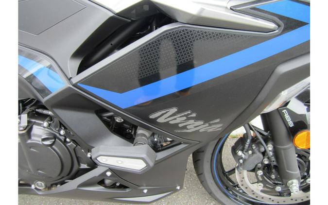 2025 Kawasaki Ninja 500 SE ABS